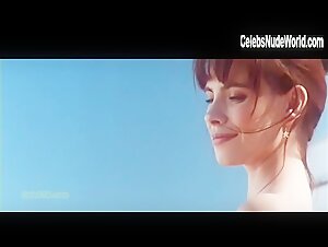 Mathilda May Breast , Nipple in La teta y la luna (1994) 17
