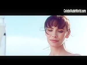 Mathilda May Breast , Nipple in La teta y la luna (1994) 3