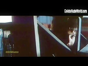 Mathilda May Nipple , Brunette in La teta y la luna (1994) 9