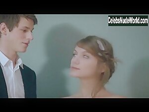 Melanie Laurent in Le dernier jour (2004) 13