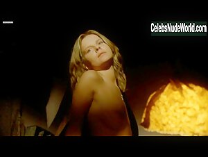 Monica Zanchi in Suor Emanuelle (1977) 11