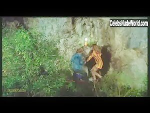 Monica Zanchi in Autostop rosso sangue (1977) 13