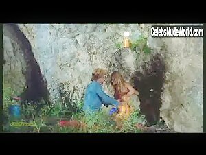Monica Zanchi in Autostop rosso sangue (1977) 18