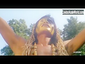 Monica Zanchi in Emanuelle e gli ultimi cannibali (1977) 3