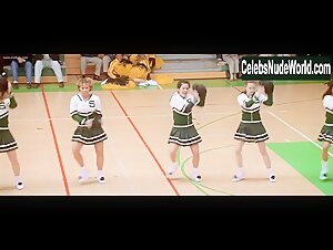 Mena Suvari Flasing , boobs in American Beauty (1999) 3