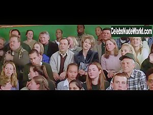 Mena Suvari Flasing , boobs in American Beauty (1999) 4