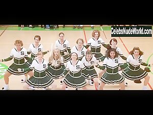 Mena Suvari Flasing , boobs in American Beauty (1999) 6