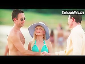 Mena Suvari in American Reunion (2012)