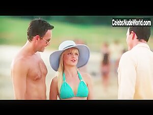 Mena Suvari in American Reunion (2012) 12