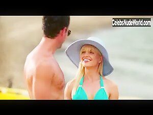 Mena Suvari in American Reunion (2012) 4