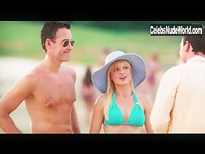 Mena Suvari in American Reunion (2012) 6