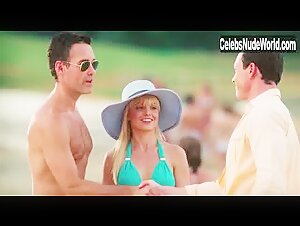 Mena Suvari in American Reunion (2012) 8