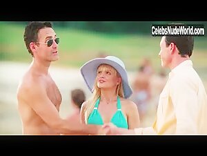 Mena Suvari in American Reunion (2012) 9