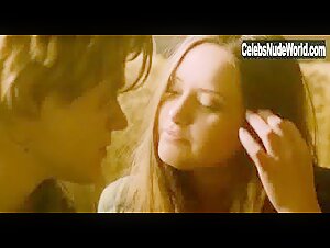 Merritt Patterson in Wolves (2014) 5