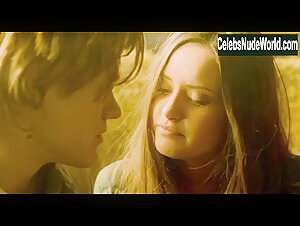 Merritt Patterson Hot , Couple scene in Wolves (2014) 1