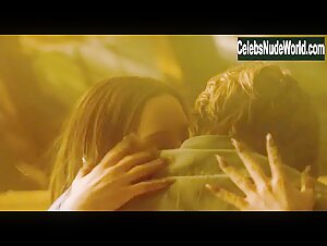 Merritt Patterson Hot , Couple scene in Wolves (2014) 8
