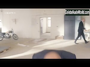 Mersiha Husagic Kissing , Couple in Bad Cop: Kriminell gut (series) (2017) 8