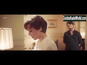 Micaela Ramazzotti in Una storia senza nome (2018) 1