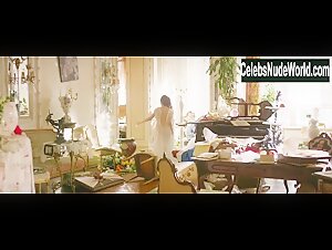 Michalina Olszanska in Koronatsiya (series) (2019) 17