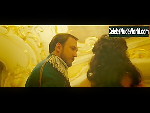 Michalina Olszanska in Koronatsiya (series) (2019) 9