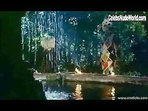 Michela Miti Outdoor , Butt in Dolce pelle di Angela (1986) 2