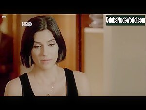 Michelle Batista Cleavage , Brunette in O Negocio (series) (2013) 18