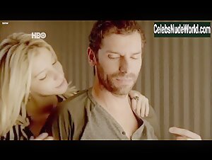 Michelle Batista Hot , Blonde in O Negocio (series) (2013) 14