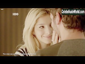 Michelle Batista Hot , Blonde in O Negocio (series) (2013) 20