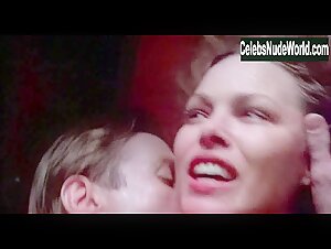 Michelle Phillips in Valentino (1977) 16
