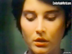 Missy O'Shea boobs , Mirror in New York Nights (1984) 12