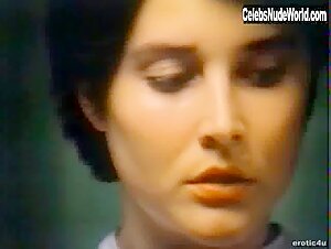 Missy O'Shea boobs , Mirror in New York Nights (1984) 13