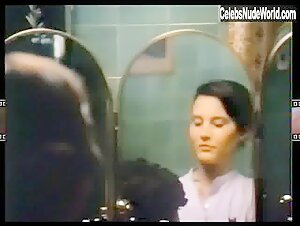 Missy O'Shea boobs , Mirror in New York Nights (1984) 3
