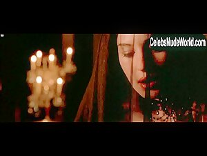 Monica Bellucci in Le pacte des loups (2001) 4