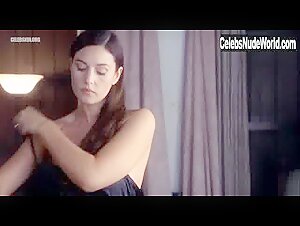 Monica Bellucci in Under Suspicion (1991) 13
