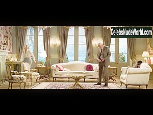 Monica Bellucci in Ville-Marie (2015) 9
