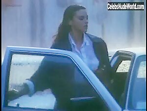 Monica Bellucci in Vita coi figli (1990) 1