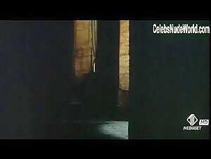 Monica Bellucci in Briganti - Amore e liberta (1993) 7