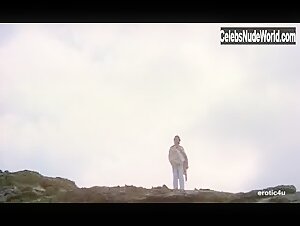 Muriel Montosse Outdoor , Beach scene in Cecilia (1982) 12