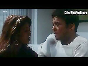 Nadia Fares in Poliziotti (1995) 4