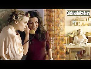 Natalia Avelon Blonde , boobs in Das wilde Leben (2007) 5