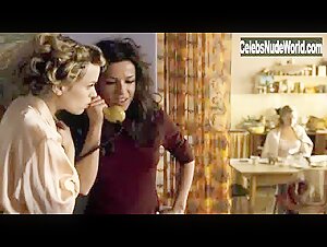 Natalia Avelon Blonde , boobs in Das wilde Leben (2007) 6