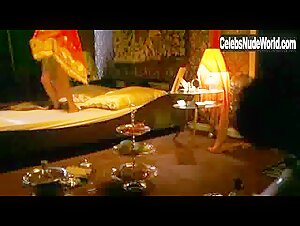 Natalia Avelon Explicit , Brunette in Das wilde Leben (2007) 11