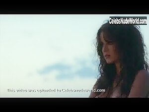 Natalia Avelon TRansparent Dress , Brunette in Das wilde Leben (2007) 20