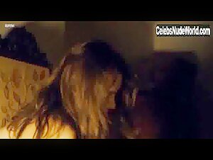 Natalia Verbeke in Les femmes du 6e etage (2010) 16