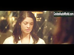 Natalie Madueno in Bedrag (series) (2016) 19