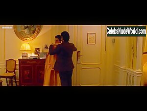 Natalie Portman in Hotel Chevalier (2007) 14
