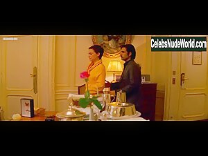 Natalie Portman in Hotel Chevalier (2007) 16
