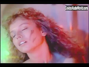 Natalie Uher boobs , Nipple in Emmanuelle 6 (1988) 4
