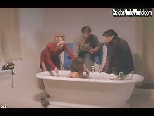 Natasha Gregson Wagner Bathtub , Brunette in Modern Vampires (1998) 3
