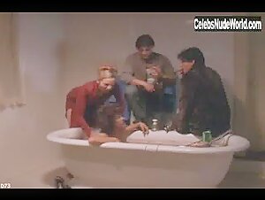 Natasha Gregson Wagner Bathtub , Brunette in Modern Vampires (1998) 8
